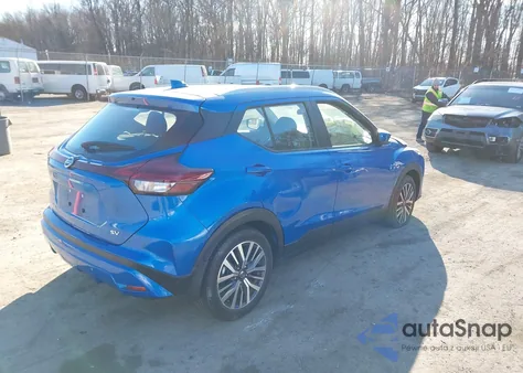 2021 Nissan Kicks Sv Xtronic Cvt z USA, uszkodzony, nr VIN 3N1CP5CV5ML493862